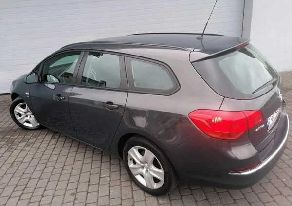 Opel Astra cena 24900 przebieg: 177223, rok produkcji 2014 z Gniezno małe 352